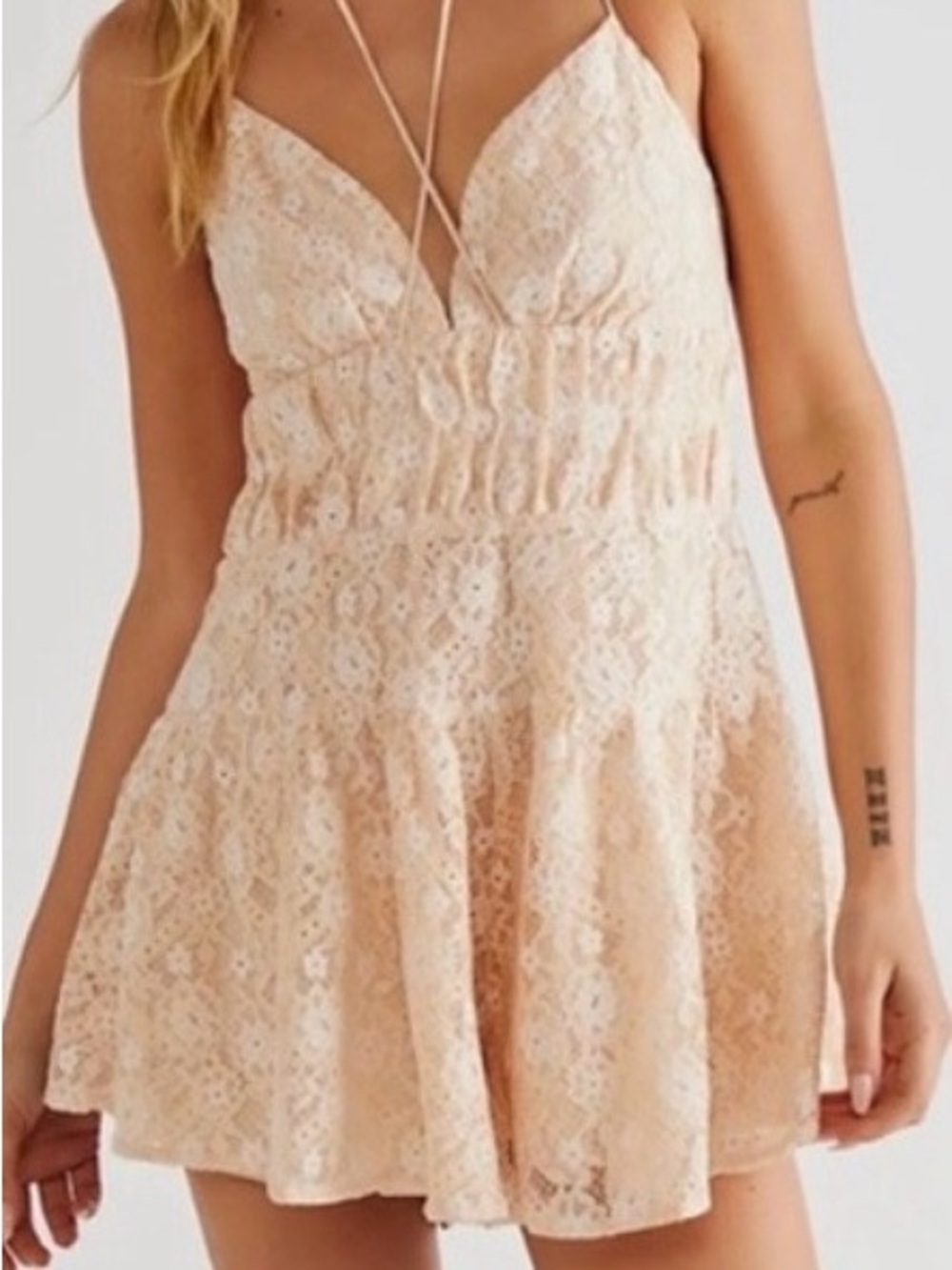 Lace V-Neck Spaghetti Strapping jumper in Cream